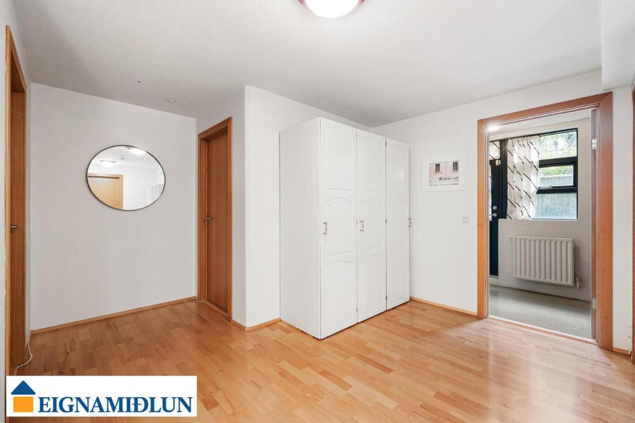 Large Apartment Close To The Centre Reykjavík Dış mekan fotoğraf